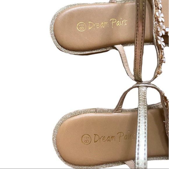 Dream Pairs Floral Sandals - Picture 3 of 9